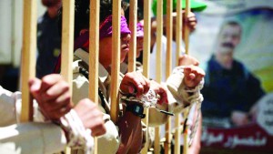 112015-israil-hapishanelerinde-400-filistinli-cocuk-bulunuyor--1